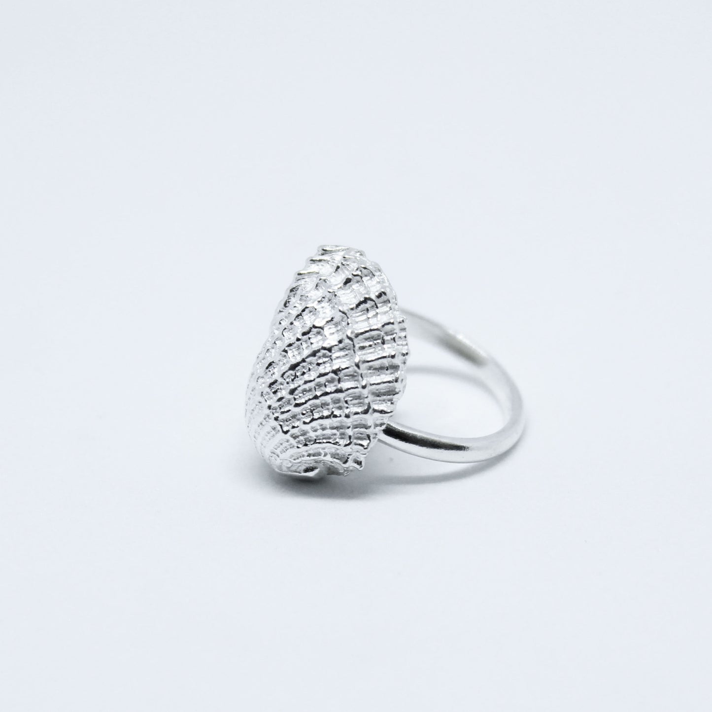 Anillo Conchita Loco Pequeño Ajustable