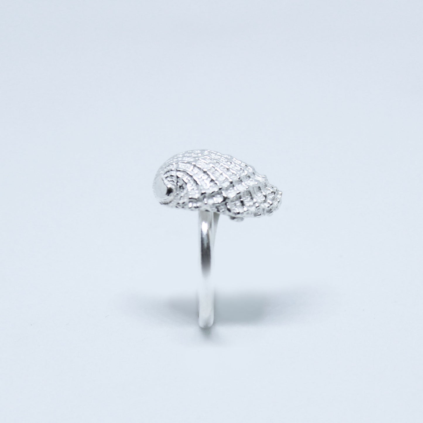 Anillo Conchita Loco Pequeño Ajustable